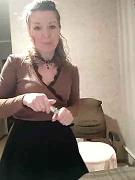 Snapshot of VselenaSun402 chatting on February 18, 12:17 pm VselenaSun402 online show from February 18, 12:17 pm