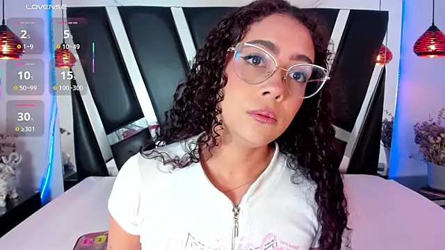 antonelllepiercee online show from March 22, 11:32 am