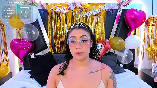 antonelllepiercee online show from February 12, 11:38 am