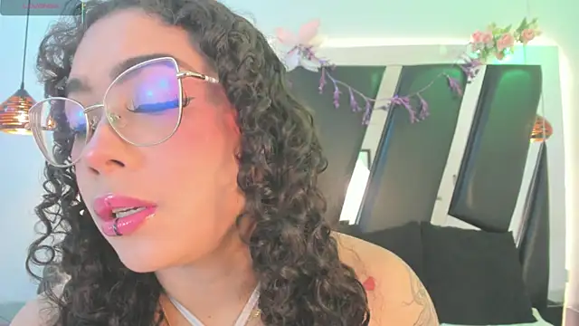 antonelllepiercee online show from July 17, 1:51 pm