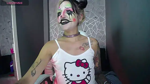 Snapshot of amelierouss chatting on February 2, 6:56 am amelierouss online show from February 2, 6:56 am