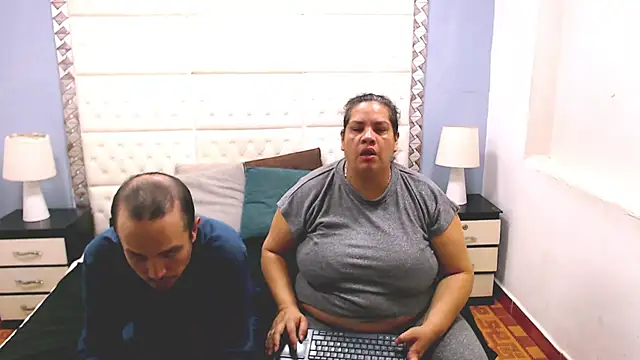 Snapshot of Candy_and_Jh0n chatting on March 19, 3:20 am Candy and Jh0n online show from March 19, 3:20 am