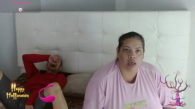 Snapshot of Candy_and_Jh0n chatting on October 14, 7:31 am Candy and Jh0n online show from October 14, 7:31 am