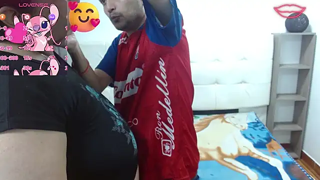 Snapshot of Candy_and_Jh0n chatting on November 5, 4:01 am Candy and Jh0n online show from November 5, 4:01 am