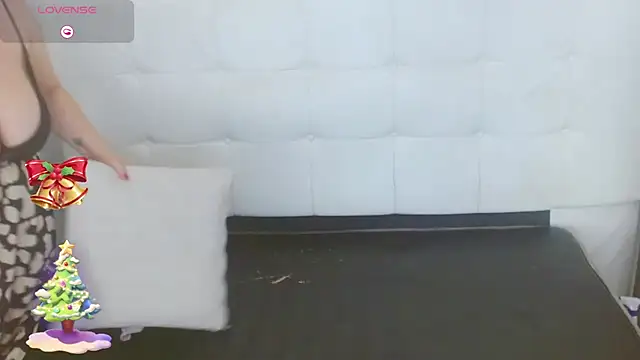 Snapshot of Candy_and_Jh0n chatting on December 5, 2:31 am Candy and Jh0n online show from December 5, 2:31 am