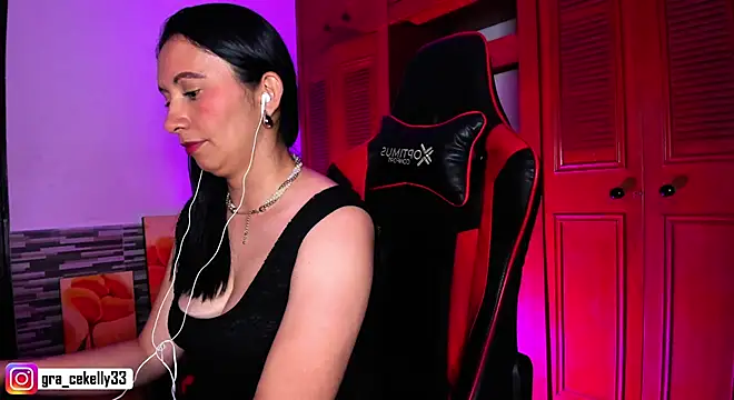 Snapshot of gracekelly12 chatting on December 5, 10:12 pm gracekelly12 online show from December 5, 10:12 pm