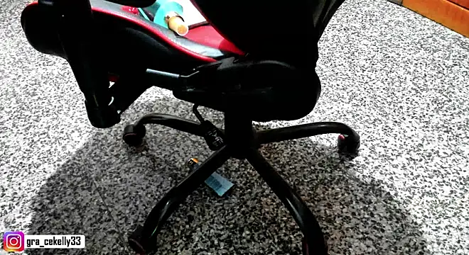 Snapshot of gracekelly12 chatting on December 6, 7:01 pm gracekelly12 online show from December 6, 7:01 pm