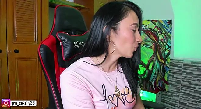 Snapshot of gracekelly12 chatting on January 28, 12:47 am gracekelly12 online show from January 28, 12:47 am