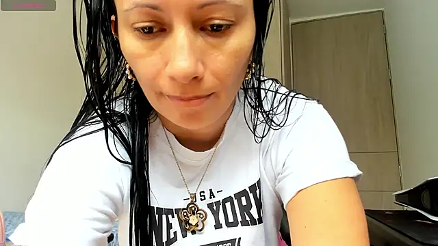 Snapshot of gracekelly12 chatting on November 23, 3:34 pm gracekelly12 online show from November 23, 3:34 pm