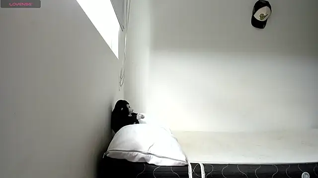 Snapshot of gracekelly12 chatting on November 28, 2:42 pm gracekelly12 online show from November 28, 2:42 pm