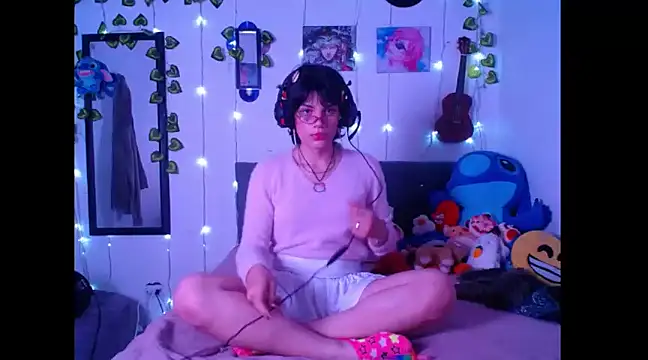 Snapshot of Caitlynwheler chatting on January 19, 11:53 pm Caitlynwheler online show from January 19, 11:53 pm