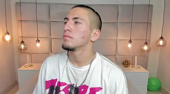 Snapshot of King_Dante_ chatting on December 26, 8:00 pm King Dante online show from December 26, 8:00 pm