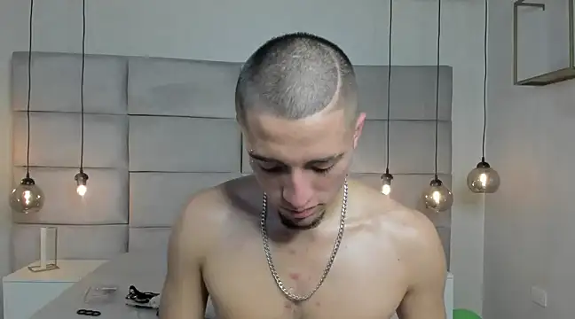 Snapshot of King_Dante_ chatting on December 28, 11:37 pm King Dante online show from December 28, 11:37 pm