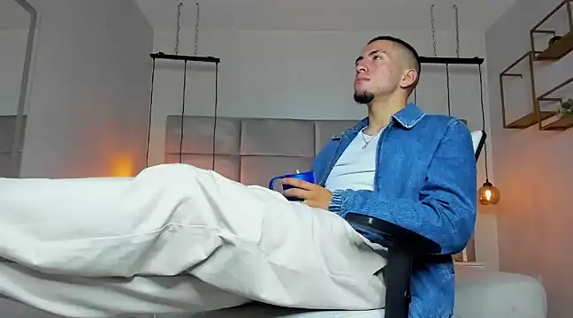 Snapshot of King_Dante_ chatting on March 12, 10:07 pm King Dante online show from March 12, 10:07 pm