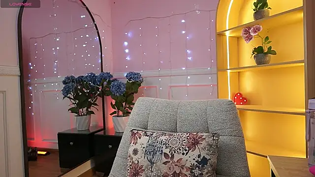 CattleyaScaly online show from November 29, 8:01 pm