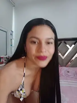 Snapshot of CorinaSmith28 chatting on June 8, 9:15 pm CorinaSmith28 online show from June 8, 9:15 pm