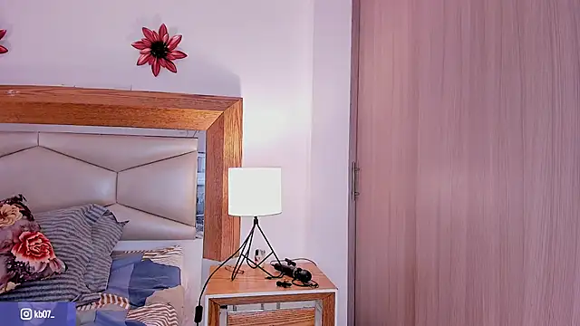 Snapshot of kimberly_latin chatting on October 11, 6:50 pm kimberly latin online show from October 11, 6:50 pm