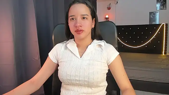 emilyrouxe online show from January 8, 3:28 pm