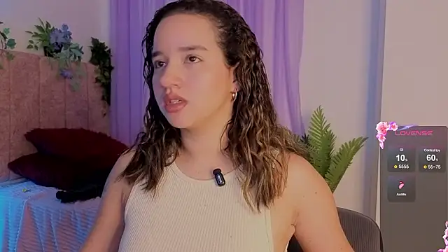 emilyrouxe online show from March 19, 4:44 pm