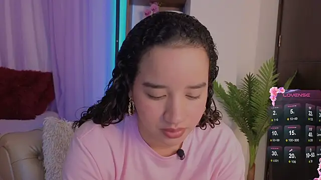 emilyrouxe online show from March 30, 3:46 pm