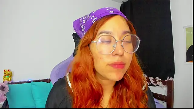 Snapshot of _Moon_Johnson chatting on November 5, 1:05 am Moon Johnson online show from November 5, 1:05 am