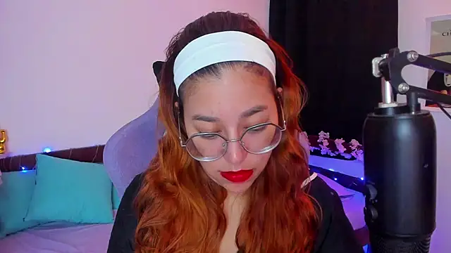 Snapshot of _Moon_Johnson chatting on November 8, 1:50 am Moon Johnson online show from November 8, 1:50 am