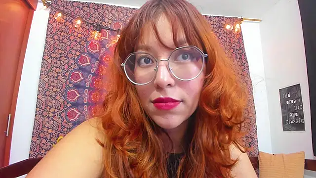  Moon Johnson online show from December 22, 11:35 pm