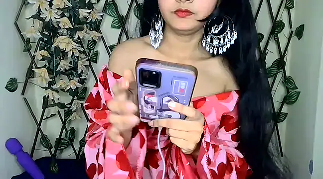 SUZY FROMUS online show from February 15, 2:55 pm