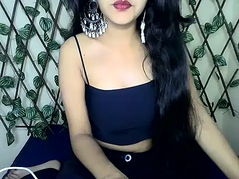 SUZY FROMUS online show from March 22, 5:20 pm