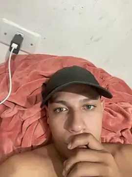 Snapshot of kauanzinhoofc chatting on November 24, 5:07 am kauanzinhoofc online show from November 24, 5:07 am