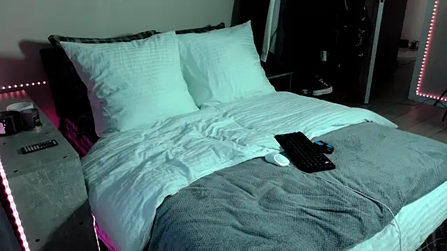 Snapshot of Tanya_M chatting on December 8, 1:03 pm Tanya M online show from December 8, 1:03 pm