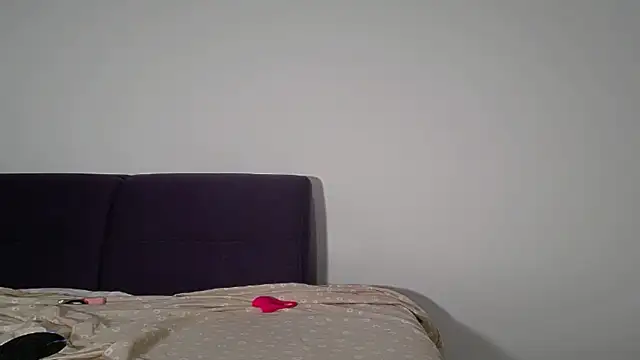 Snapshot of Julianna68 chatting on September 17, 5:36 pm Julianna68 online show from September 17, 5:36 pm