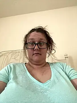 Snapshot of Foxy_Evie40XO chatting on December 2, 2:08 pm Foxy Evie40XO online show from December 2, 2:08 pm