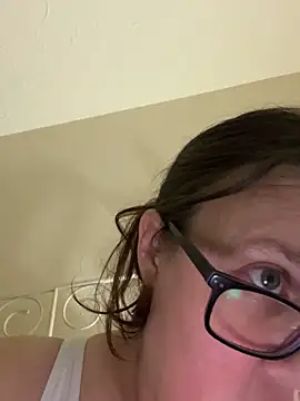 Snapshot of Foxy_Evie40XO chatting on December 4, 7:56 pm Foxy Evie40XO online show from December 4, 7:56 pm