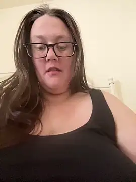 Snapshot of Foxy_Evie40XO chatting on December 6, 1:22 pm Foxy Evie40XO online show from December 6, 1:22 pm