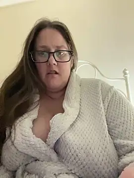 Snapshot of Foxy_Evie40XO chatting on December 8, 5:22 pm Foxy Evie40XO online show from December 8, 5:22 pm