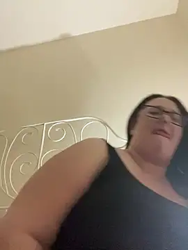 Snapshot of Foxy_Evie40XO chatting on December 9, 9:58 pm Foxy Evie40XO online show from December 9, 9:58 pm