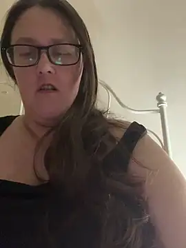 Snapshot of Foxy_Evie40XO chatting on December 12, 4:21 pm Foxy Evie40XO online show from December 12, 4:21 pm