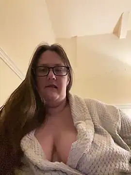 Snapshot of Foxy_Evie40XO chatting on December 15, 6:40 am Foxy Evie40XO online show from December 15, 6:40 am