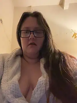 Snapshot of Foxy_Evie40XO chatting on December 18, 6:32 am Foxy Evie40XO online show from December 18, 6:32 am