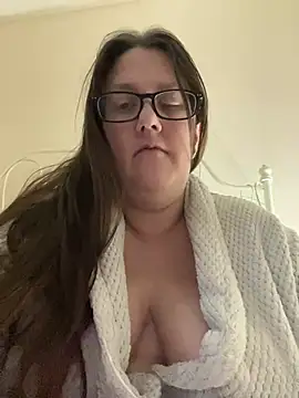 Snapshot of Foxy_Evie40XO chatting on December 19, 9:29 am Foxy Evie40XO online show from December 19, 9:29 am