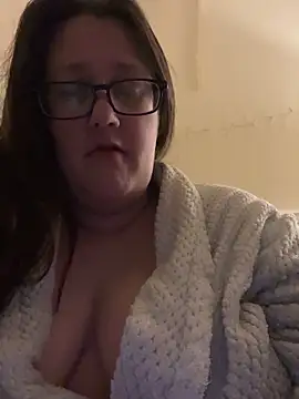 Snapshot of Foxy_Evie40XO chatting on December 21, 7:03 am Foxy Evie40XO online show from December 21, 7:03 am