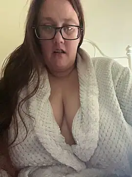 Snapshot of Foxy_Evie40XO chatting on December 22, 9:20 pm Foxy Evie40XO online show from December 22, 9:20 pm