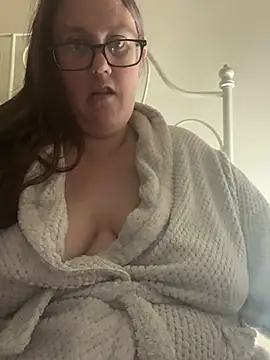 Snapshot of Foxy_Evie40XO chatting on December 27, 5:05 pm Foxy Evie40XO online show from December 27, 5:05 pm