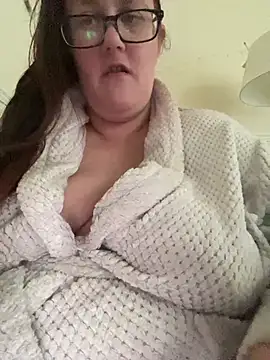 Snapshot of Foxy_Evie40XO chatting on December 29, 3:46 pm Foxy Evie40XO online show from December 29, 3:46 pm