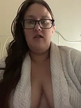 Snapshot of Foxy_Evie40XO chatting on January 1, 3:57 pm Foxy Evie40XO online show from January 1, 3:57 pm