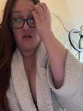 Snapshot of Foxy_Evie40XO chatting on February 17, 11:44 am Foxy Evie40XO online show from February 17, 11:44 am