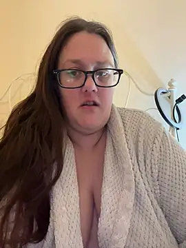 Snapshot of Foxy_Evie40XO chatting on February 17, 4:04 pm Foxy Evie40XO online show from February 17, 4:04 pm