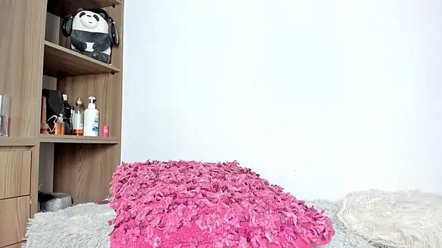 adelarangel online show from December 12, 11:14 pm