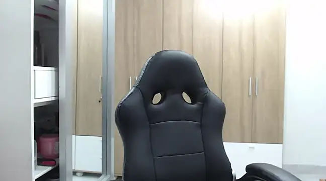 RoxanaLove9 online show from February 11, 10:28 pm